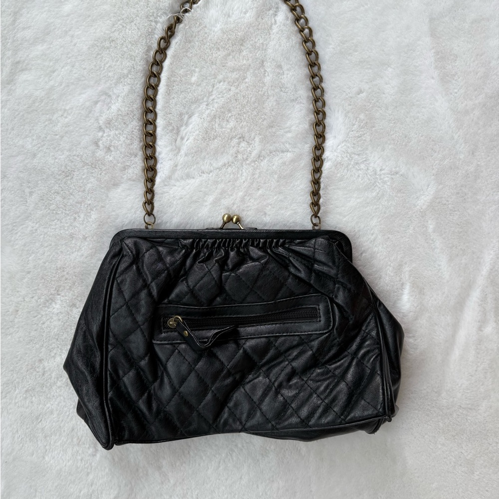 Elegant Black Quilted Handbag